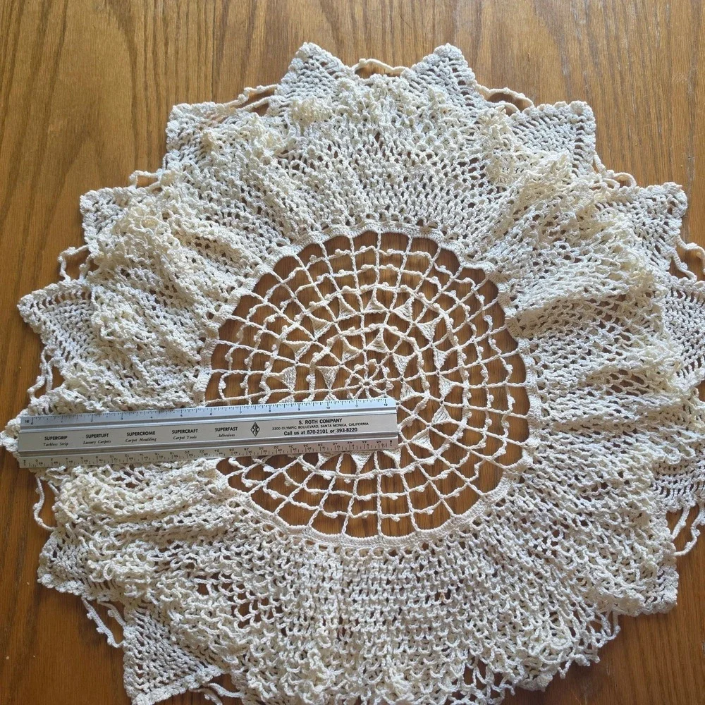 Vintage Crocheted table top doilie